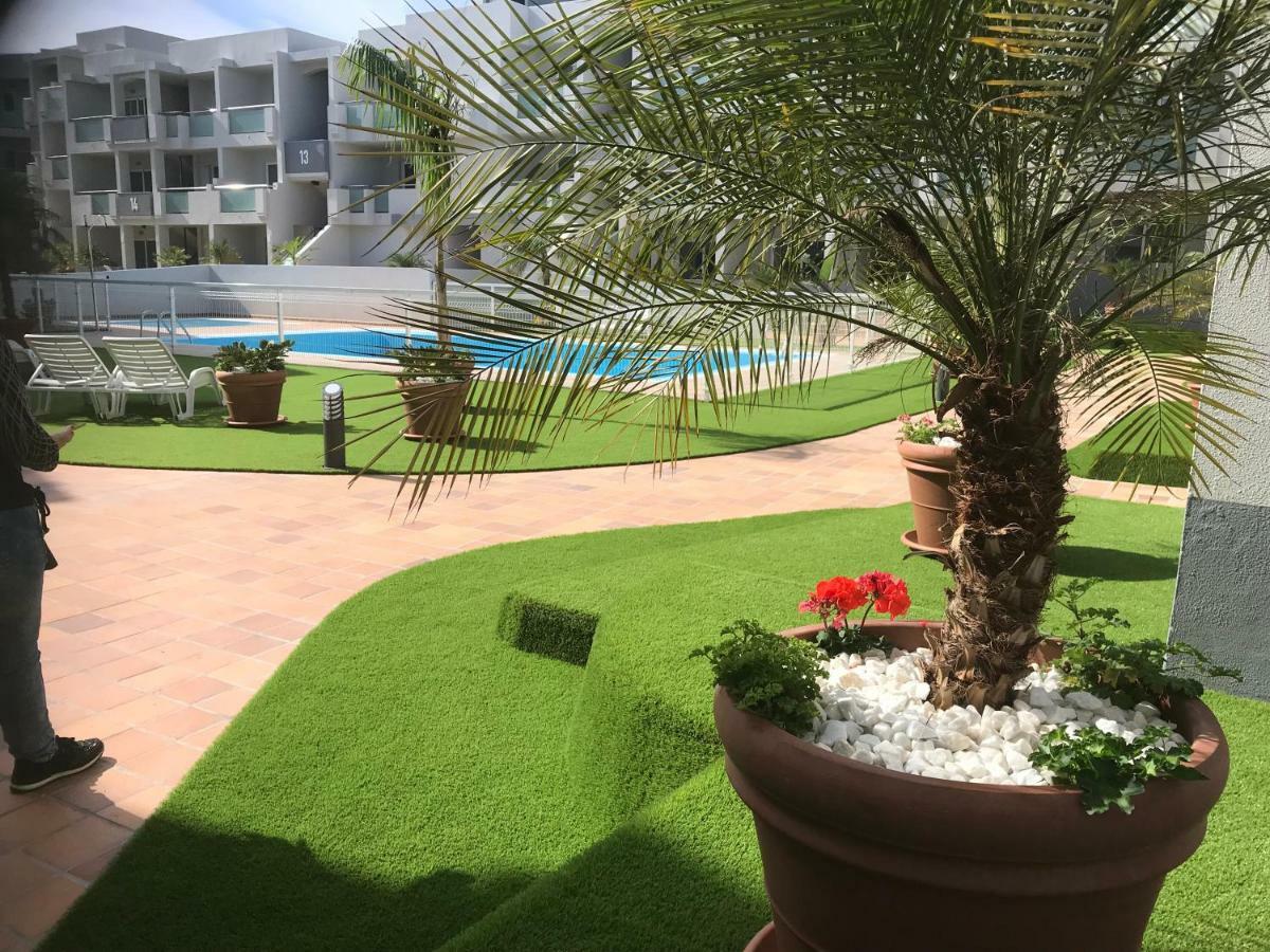 Nice And Sunny Apartment คอร์ราเลโฮ ภายนอก รูปภาพ