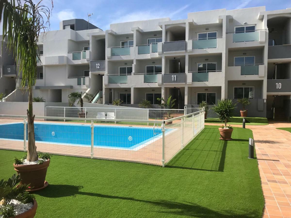Nice And Sunny Apartment คอร์ราเลโฮ ภายนอก รูปภาพ