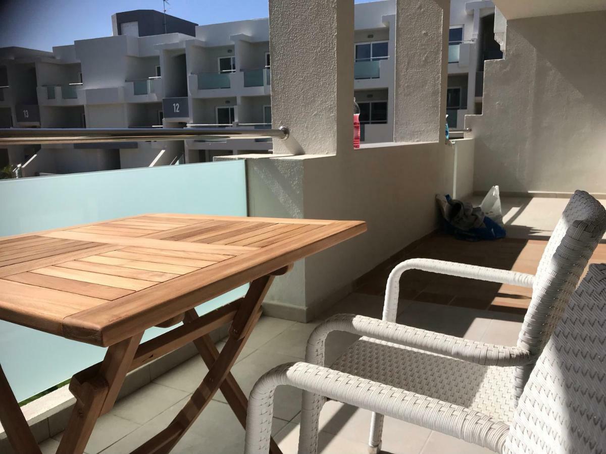 Nice And Sunny Apartment คอร์ราเลโฮ ภายนอก รูปภาพ